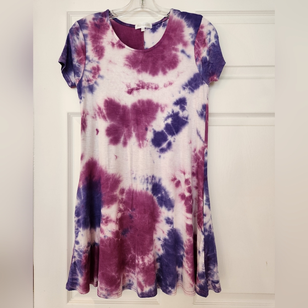 💥SALE💥Riley&James, NWOT Medium dress paired with Main Street Earrings NWOT